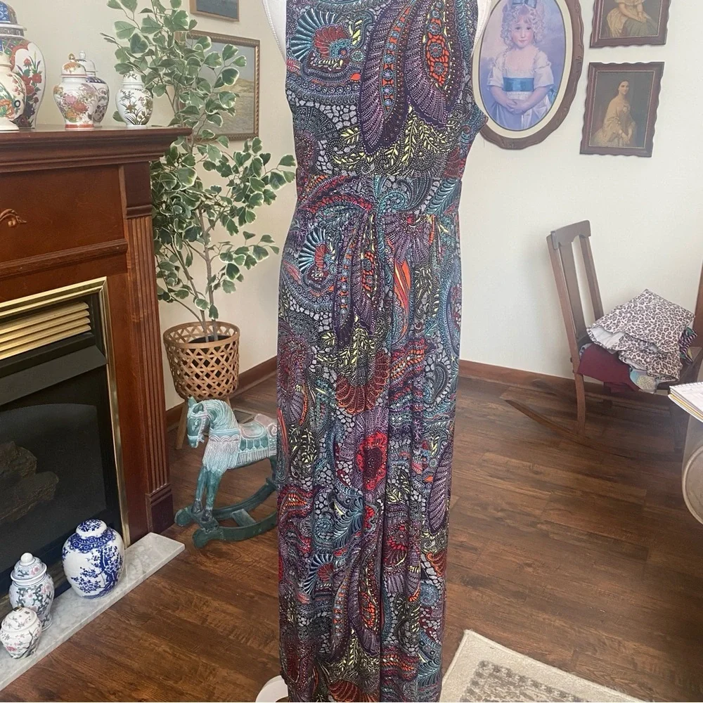 Soma Sleeveless Paisley Maxi Dress • Stretchy • Size L